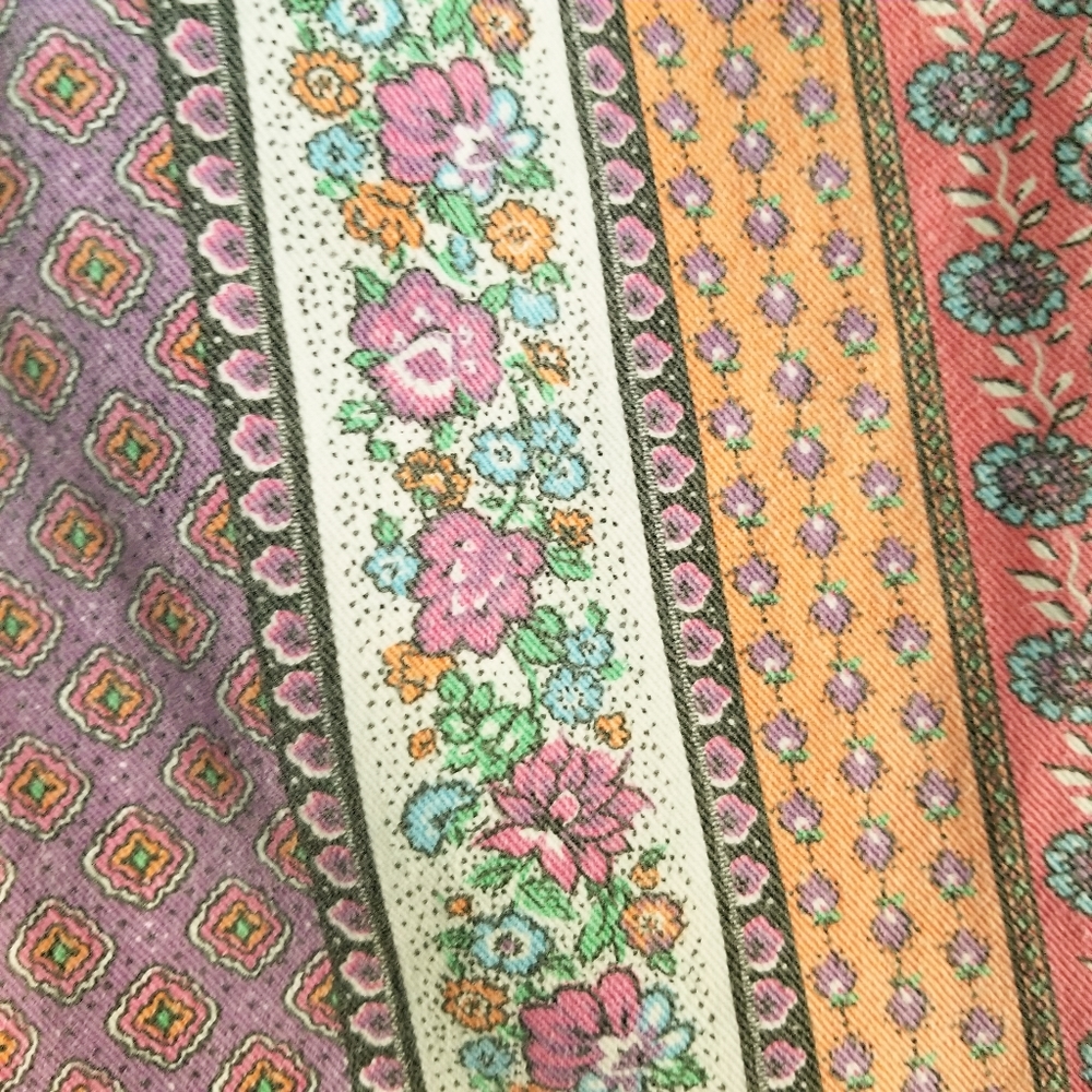 Vintage High waisted colorful jean shorts - Picture 3 of 6